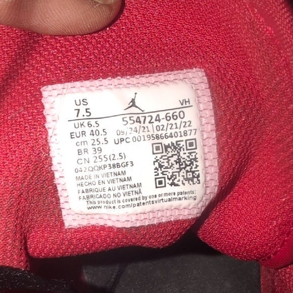 Nike Red and Black Sneakers Aj1 - Picture 6 of 7